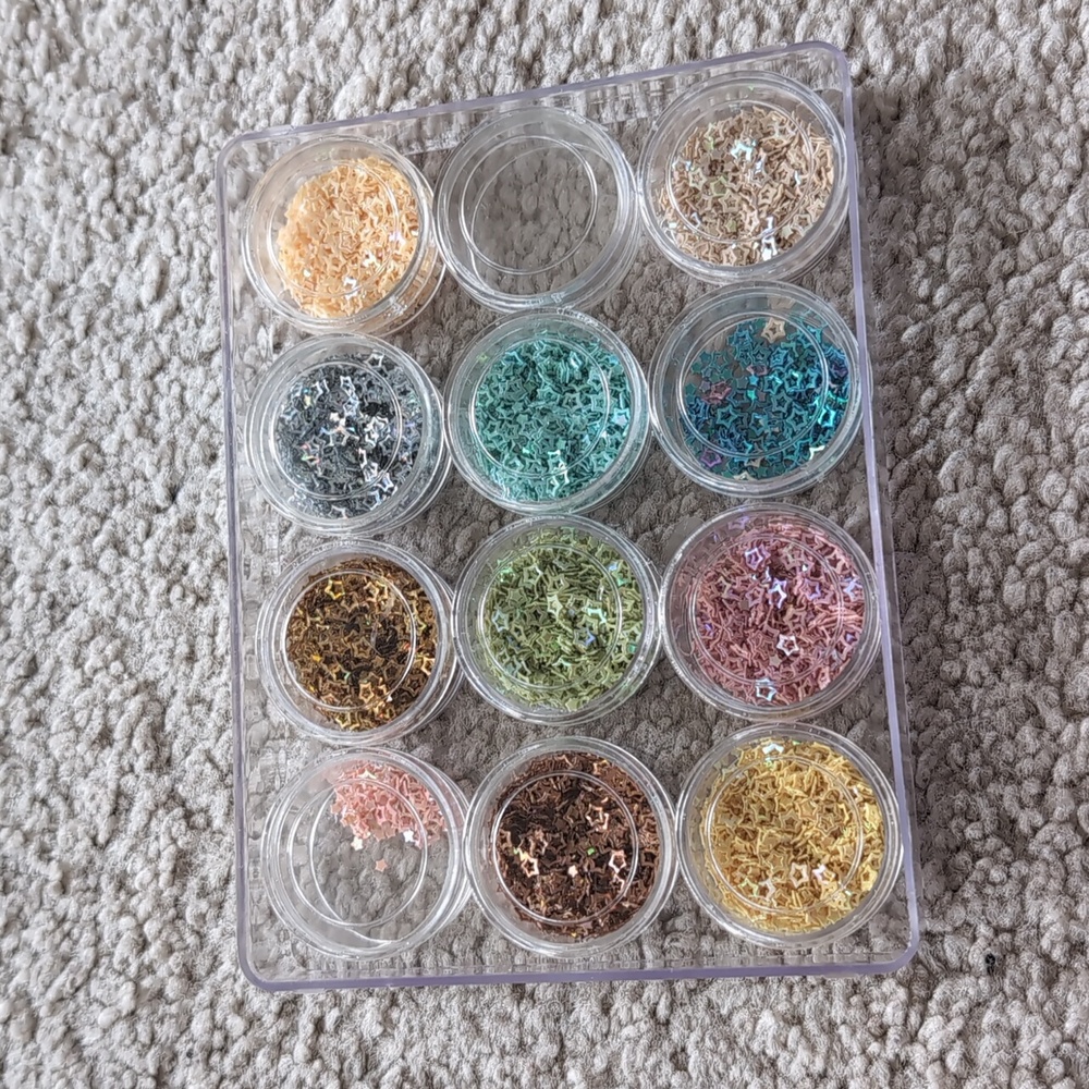Nail glitter flakes
